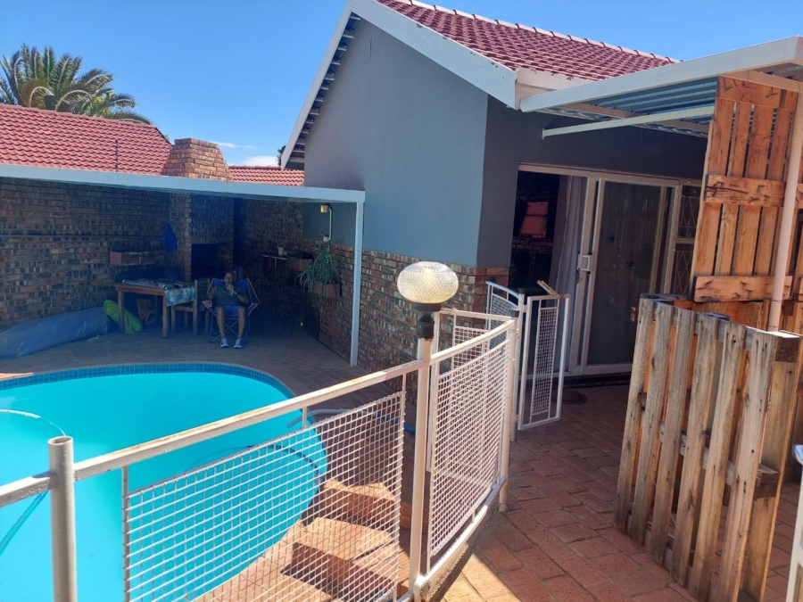 4 Bedroom Property for Sale in El Toro Park Northern Cape